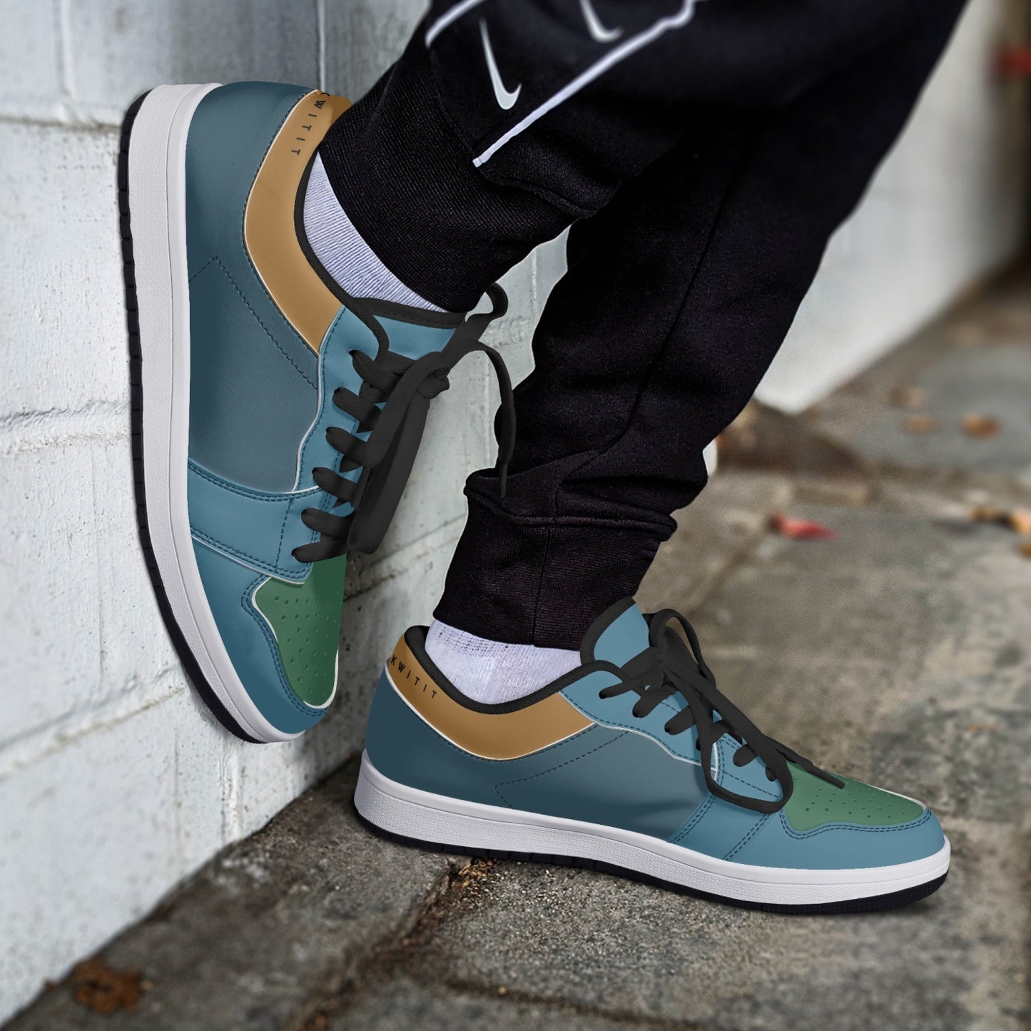 Smyly Sickwitit Low-Top Leather Sneakers - White/Black