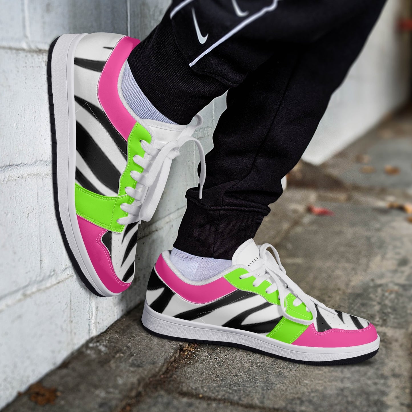 Smyly Sickwitit Low-Top Leather Sneakers - White/Black